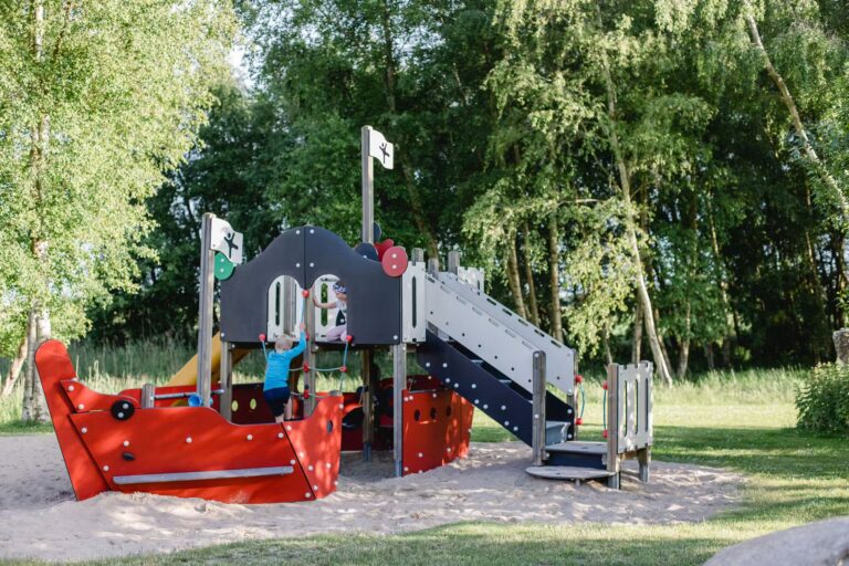 Belt Camping Fehmarn Kinderspielplatz fuer kleinere Kinder auf dem Campingplatz adff2d65 a7ba 49db 96fa dc4f3d65bfdf 768x512