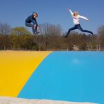 Camping Borken am See Gaeste vom Campingplatz auf dem Airtrampolin 150x150