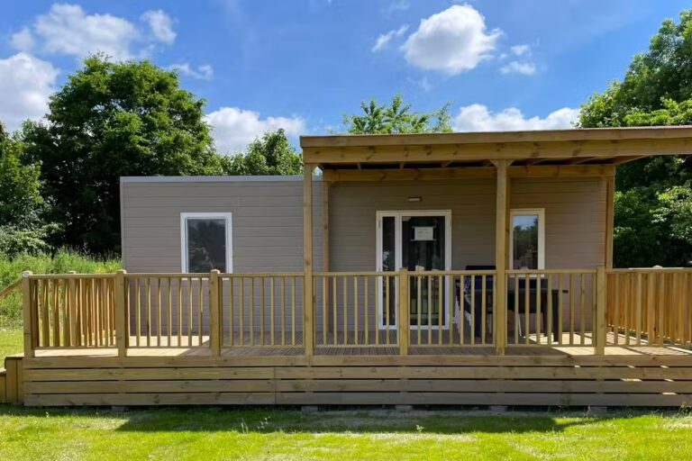 Camping Borken am See Mobilheim mit Terrasse auf dem Campingplatz d90aaa89 37ca 4214 9c3a 2de36e926ed7 768x512