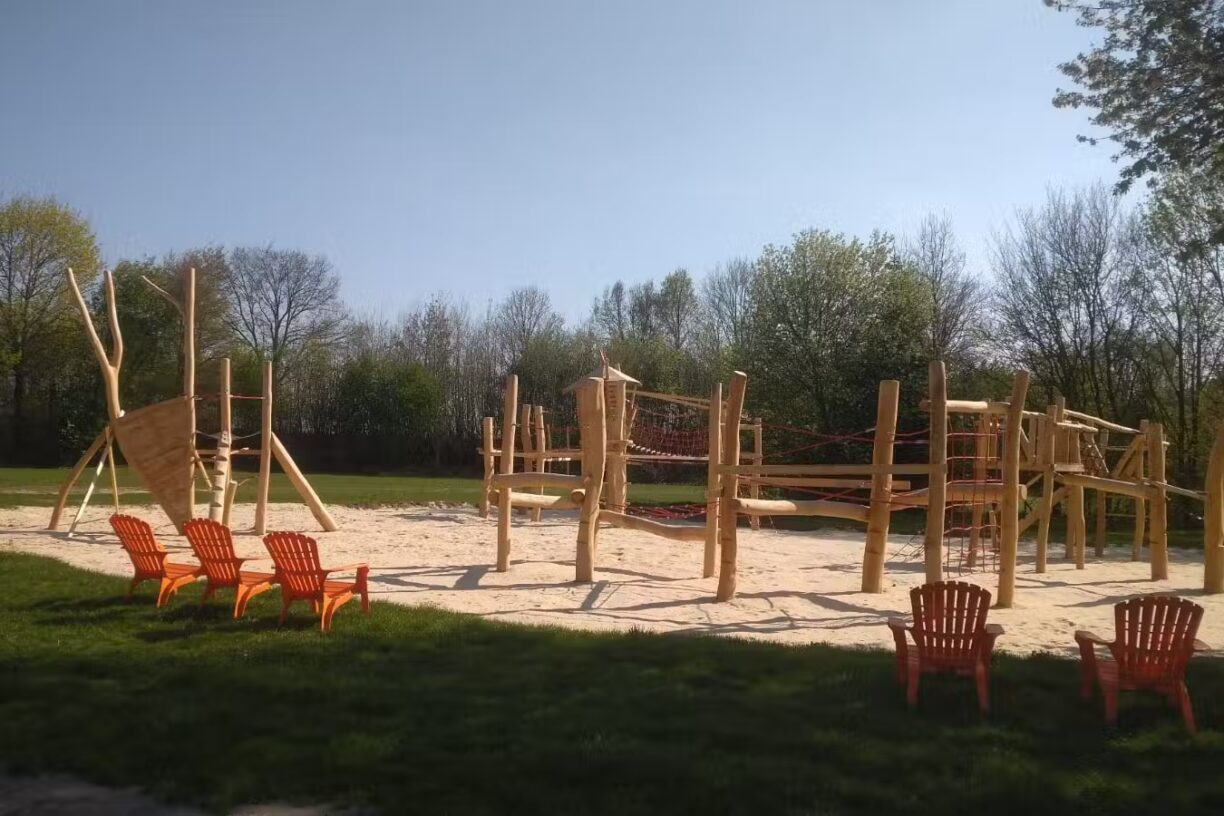 Camping Borken am See Spielplatz fuer Kinder auf dem Campingplatz 1224x816