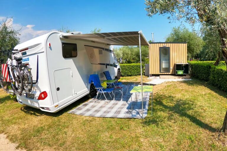 Camping Borken am See Standplatz mit privater Sanitaereinheit auf dem Campingplatz d345eba7 61db 4945 8665 32d2ebb22071 768x512