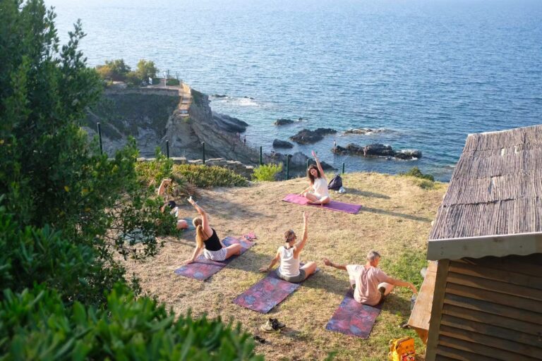 Camping Castels Les Criques de Porteils Camping Les Criques de Porteils Yogakurs auf dem Campingplatz 384c6721 4e98 4855 b28e ce2bf9c43314 768x512