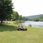 Camping Clausensee Liegewiese und Wohnwagenstellplatz vom Campingplatz mit direktem Zugang zum See 150x150