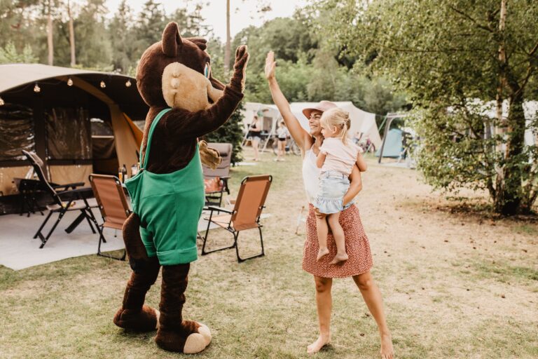 Camping De Kleine Wolf Maskottchen der Kinderanimation b84fc480 9e72 4ab1 8749 34266e00fd66 768x512