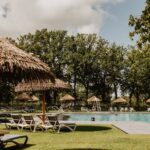Camping De Kleine Wolf Pool im Freien mit Liegestuehlen und Sonnenschirmen 607a42e4 71aa 4954 a8d6 e3cc6be385cc 150x150