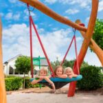 Camping Landal Sonnenberg Kinder auf dem Spielplatz vom Campingplatz 150x150