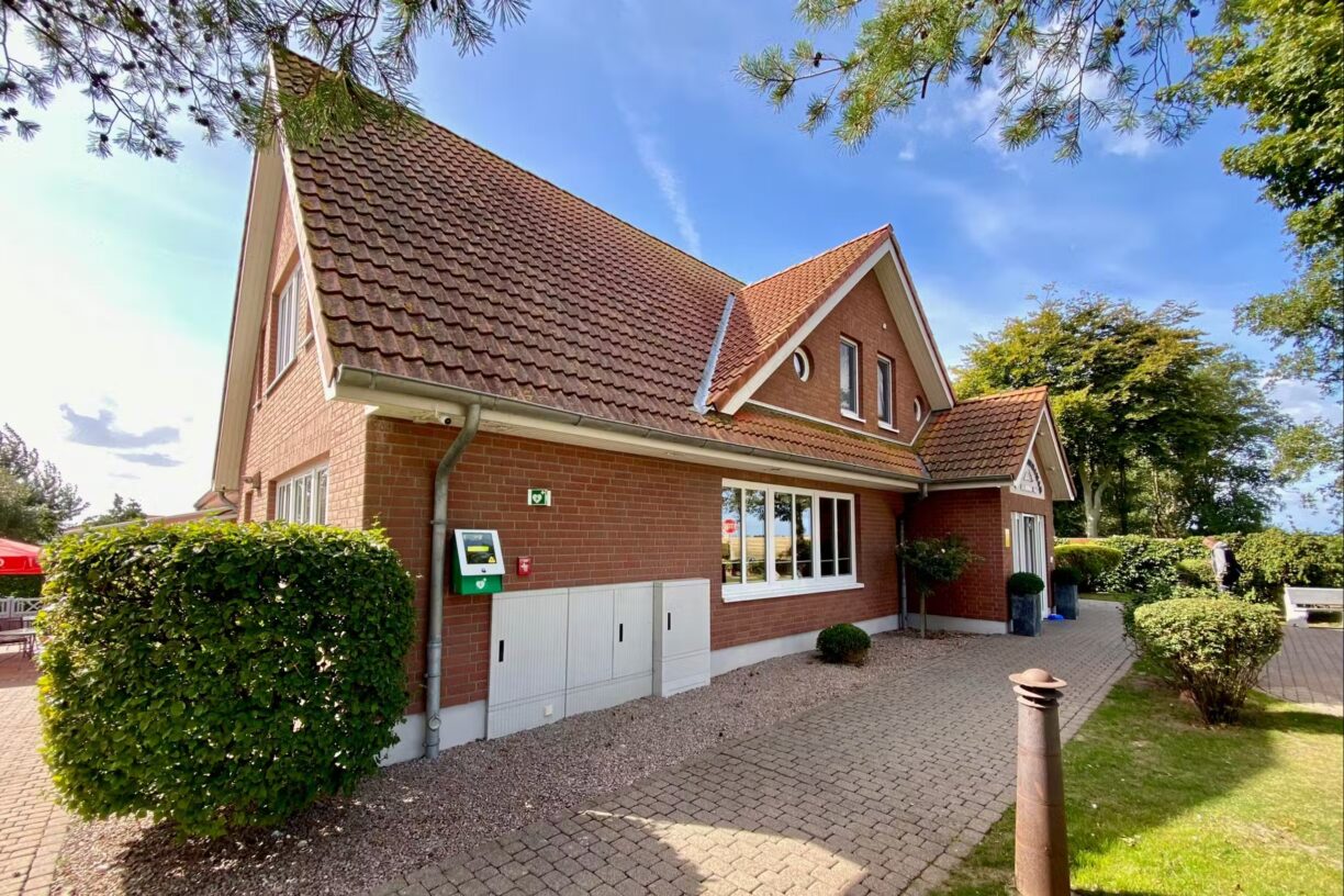 Camping Miramar Restaurant und Rezeption auf dem Campingplatz 1224x816