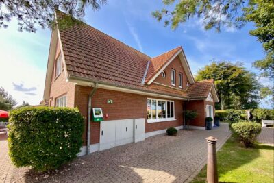 Camping Miramar Restaurant und Rezeption auf dem Campingplatz 400x267