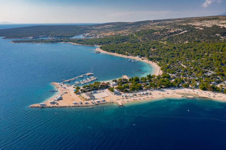 Camping Village imuni Campingplatz auf der Halbinsel aus der Vogelperspektive e0d3ea56 e7c3 4bc4 976e 647e23a6c339 768x512