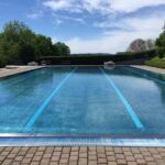 Camping Wirthshof Freibad mit Sportschwimmbecken und Liegestuehlen auf dem Campingplatz in der Naehe des Bodensees 150x150