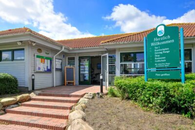 Camping Wulfener Hals Blick auf den Golfpark am Campingplatz e51bad9d cc01 420c 8c0d 5e8883f3e6df 400x267