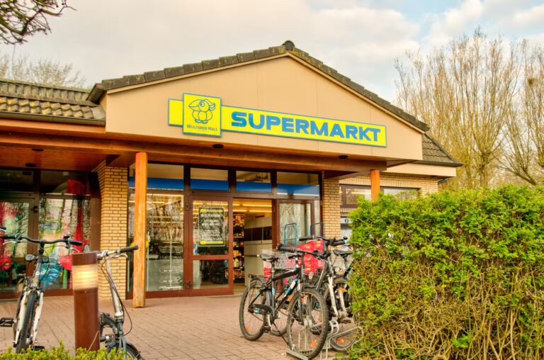 Camping Wulfener Hals Supermarkt auf dem Campingplatz a2f73fb6 f8b5 4bce a57e 9dc08c4887f8 768x508