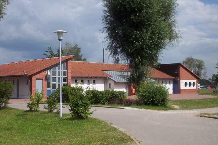 Camping am Zabakucker See Sanitaeranlage auf dem Campingplatz 768x512