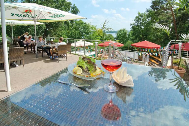 Campingpark Havelberge Restaurant Terrasse 1 768x512