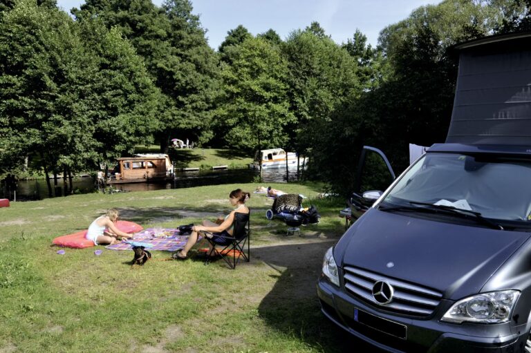 Campingpark Havelberge Stellplaetze im Gruenen 1 768x511