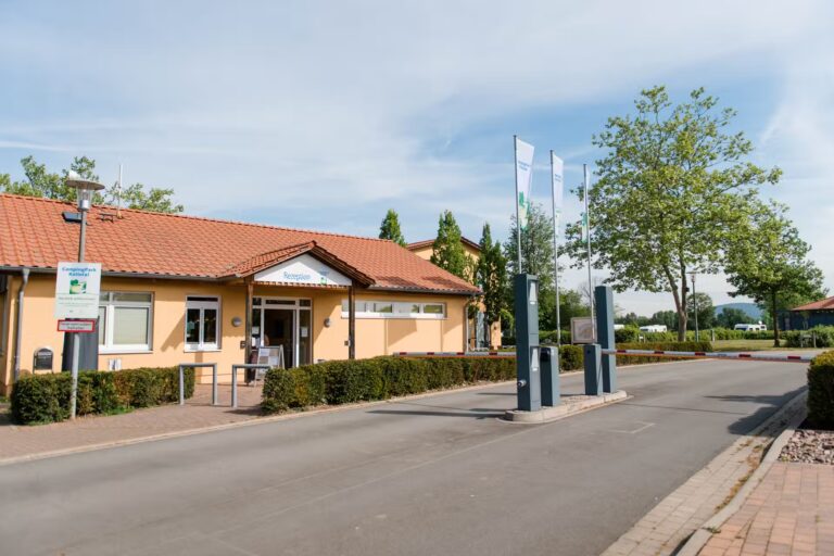 Campingpark Kalletal Einfahrt des Campingplatzes b7ae286a b330 47b7 955c 0be1dc8a1b93 768x512