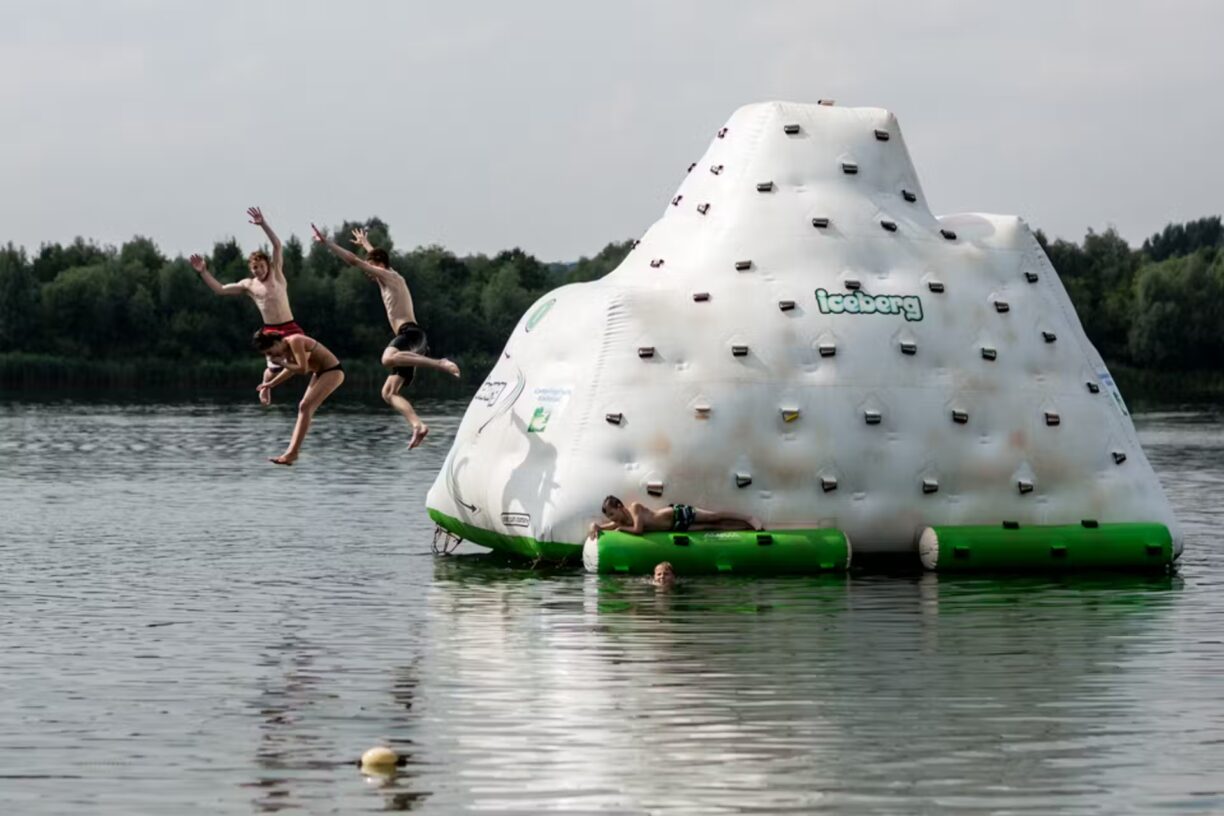 Campingpark Kalletal Spielgeraete im See am Campingplatz 733daad8 1c61 48f7 b7c1 59c81eccbce2 1224x816