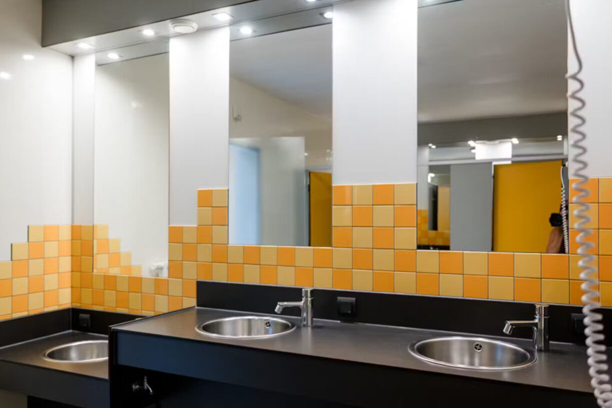 Campingpark Kalletal Waschbecken im Sanitaergebaeude des Campingplatzes 6d2ae0eb a953 4424 afd3 0c5fb891db70 1224x816