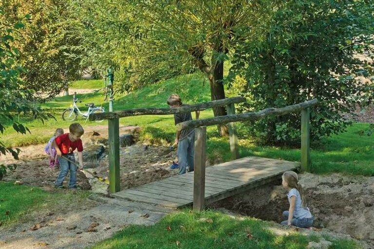 Campingpark Kerstgenshof spielende Kinder auf dem Campingplatz 768x512