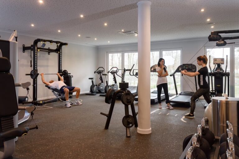 Campingpark Kuehlungsborn Camper im Fitnessbereich vom Campingplatz 768x512