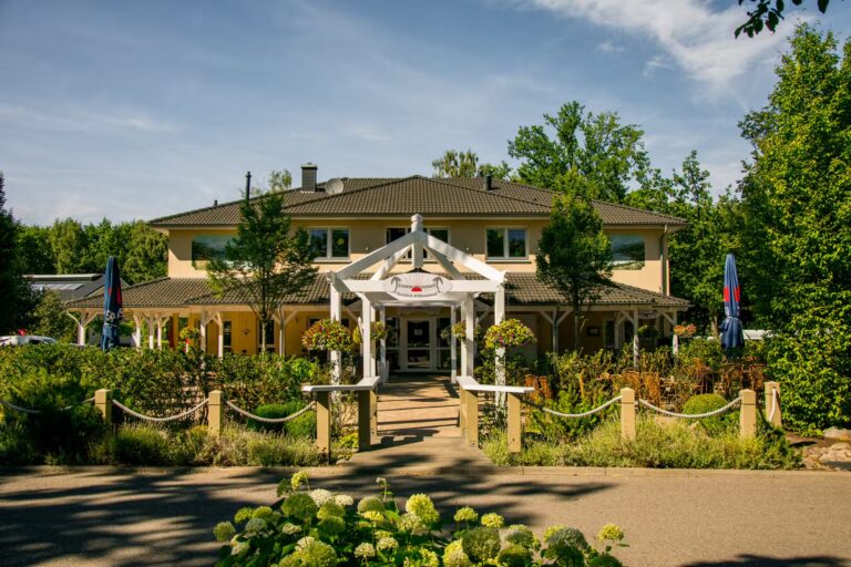 Campingpark Kuehlungsborn Restaurant vom Campingplatz im Gruenen 768x512