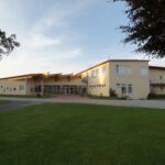 Campingpark LuxOase Blick auf das Sanitaergebaeude auf dem Campingplatz 68f3b34d c439 4d61 8efd e119368e954c 150x150