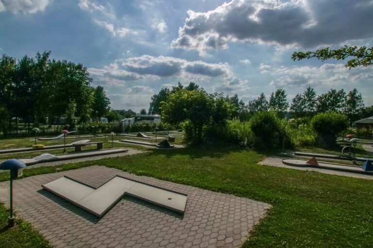 Campingpark LuxOase Minigolfanlage auf dem Campingplatz 0b4f0cde 811a 4293 9d9a 2b2e03a2a32a 768x512
