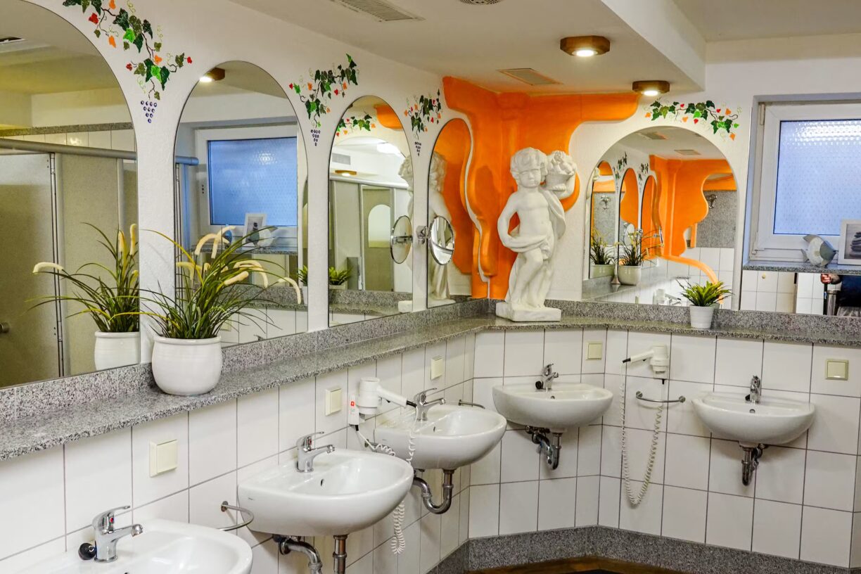 Campingpark Wiesenbeker Teich Sanitaerbereich 1224x816