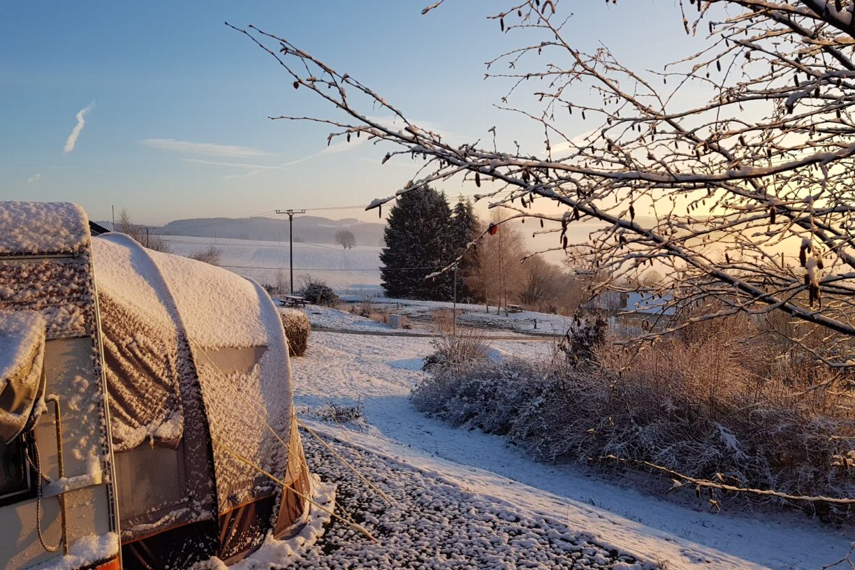 Campingpark im Bergischen Land Blick auf den Campingplatz im Winter 2153c5ca 79fe 4b9e 960d 864628fe8d7b 1224x816