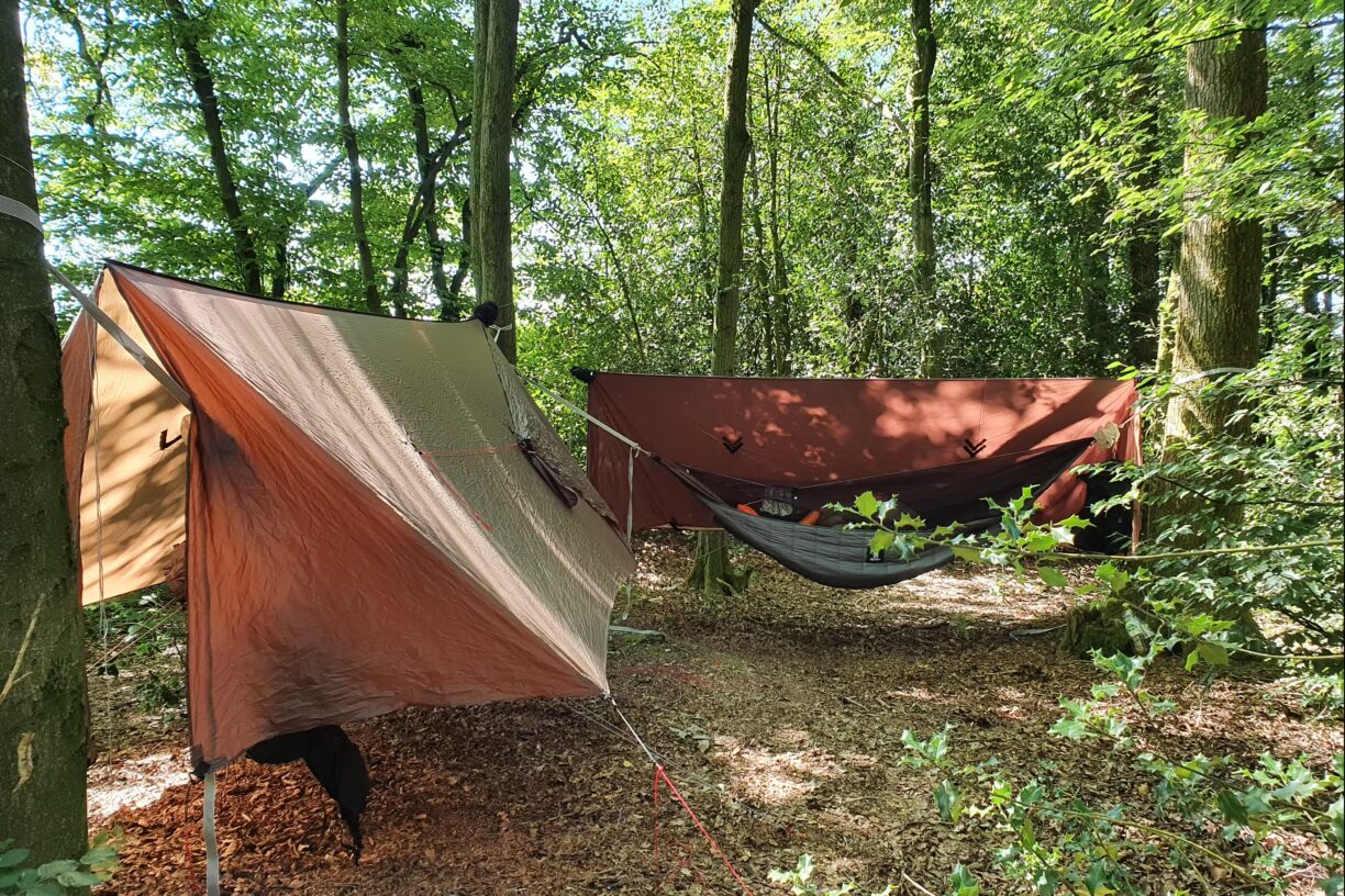 Campingpark im Bergischen Land Haengematte zwischen den Baeumen 5f126227 a85a 45de b0b5 00da9d383db2 1224x816