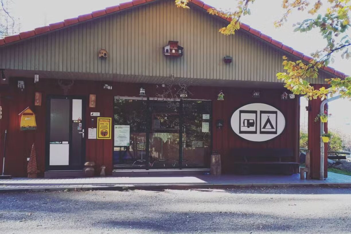 Campingplatz Am Schierker Stern Rezeption mit Kiosk und Bistro auf dem Campingplatz 57ed9f93 a882 41c7 b324 cfeb55613992 1224x816