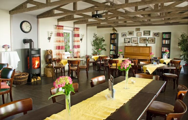 Campingplatz Eulenburg Gaststube auf dem Campingplatz e09c77e3 2a0b 465b 949f 5e51b39778bd 768x491