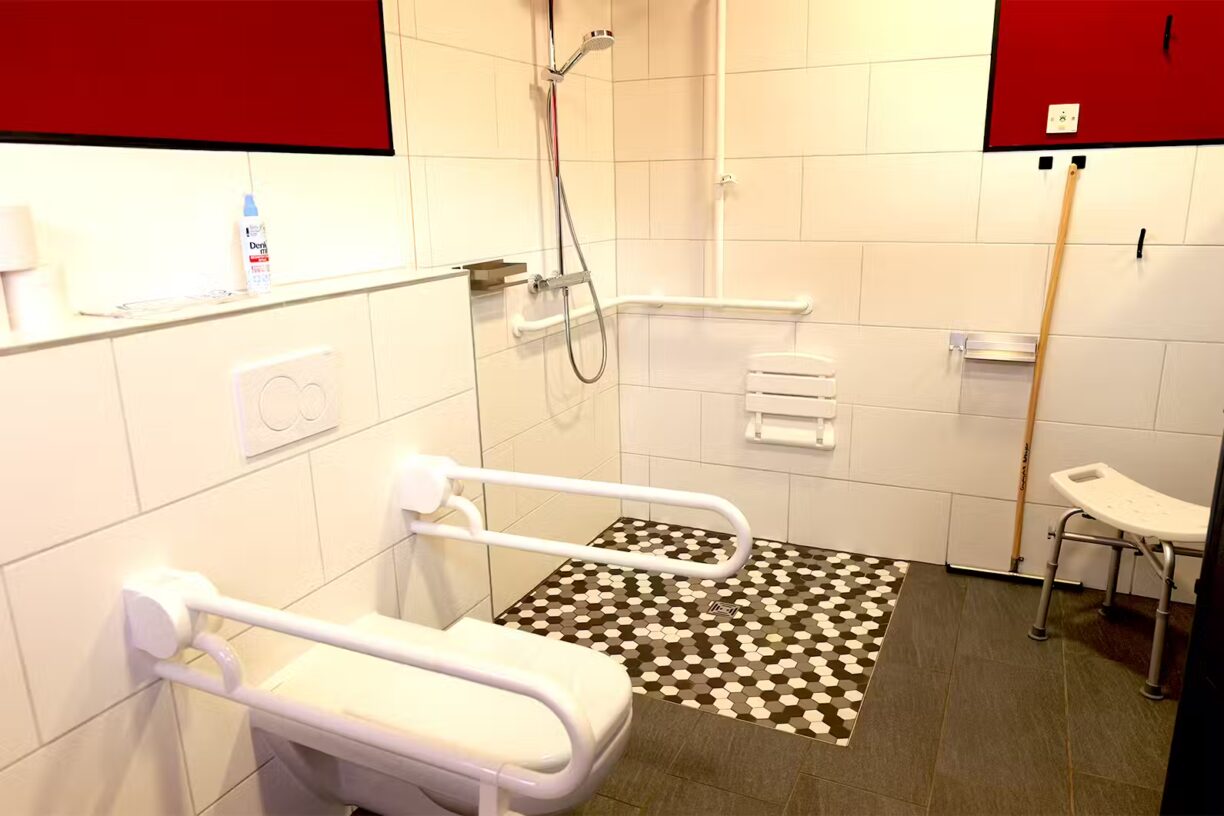 Campingplatz Hetzingen Barrierefreies Badezimmer auf dem Campingplatz 2ad48bf2 afd8 45f7 a282 40d7f19870b5 1224x816