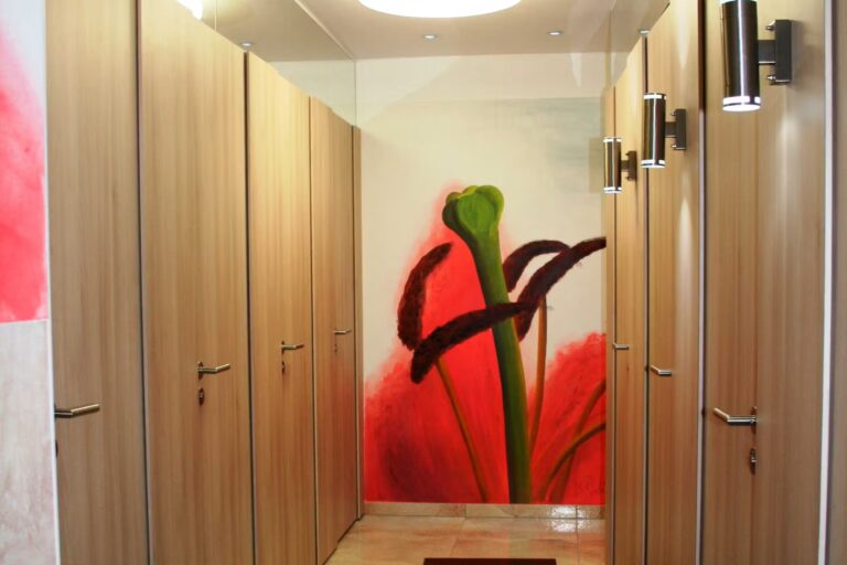 Campingplatz Sonnenwiese Sanitaerbereich der Damen a978c56a 3f8f 412f 9702 11e774c654fa 768x512