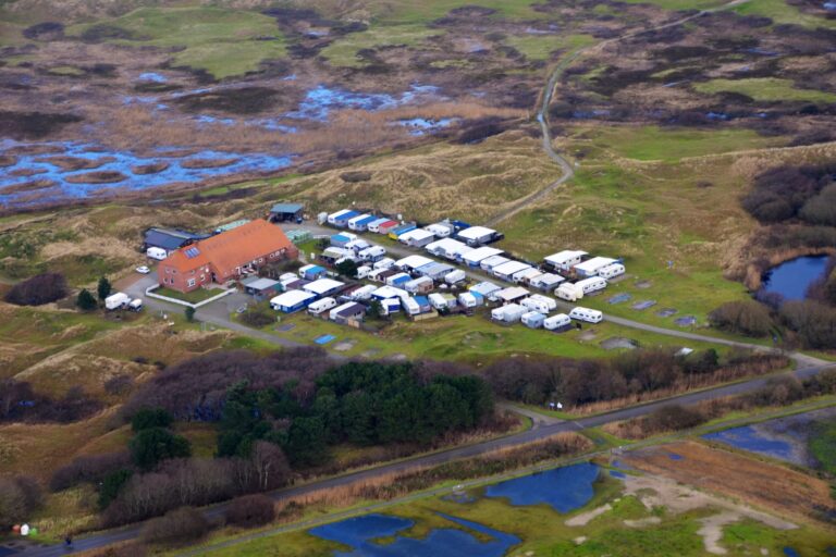 Campingplatz Tuennbak Campingplatz aus der Vogelperspektive 57e43af5 a244 4b3f 80a5 d0963a990b97 768x512
