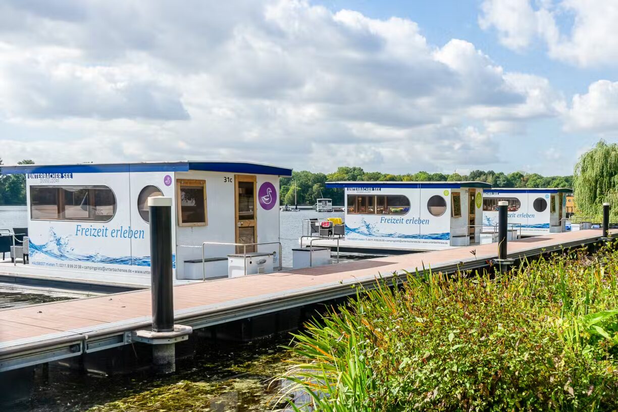 Campingplatz Unterbacher See Nord Hausboote Mietunterkuenfte 1224x816