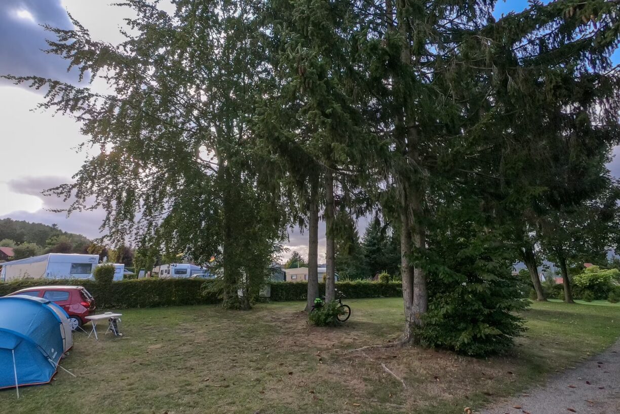 Campingplatz am Kraehenberg Standplatz 2 1224x817