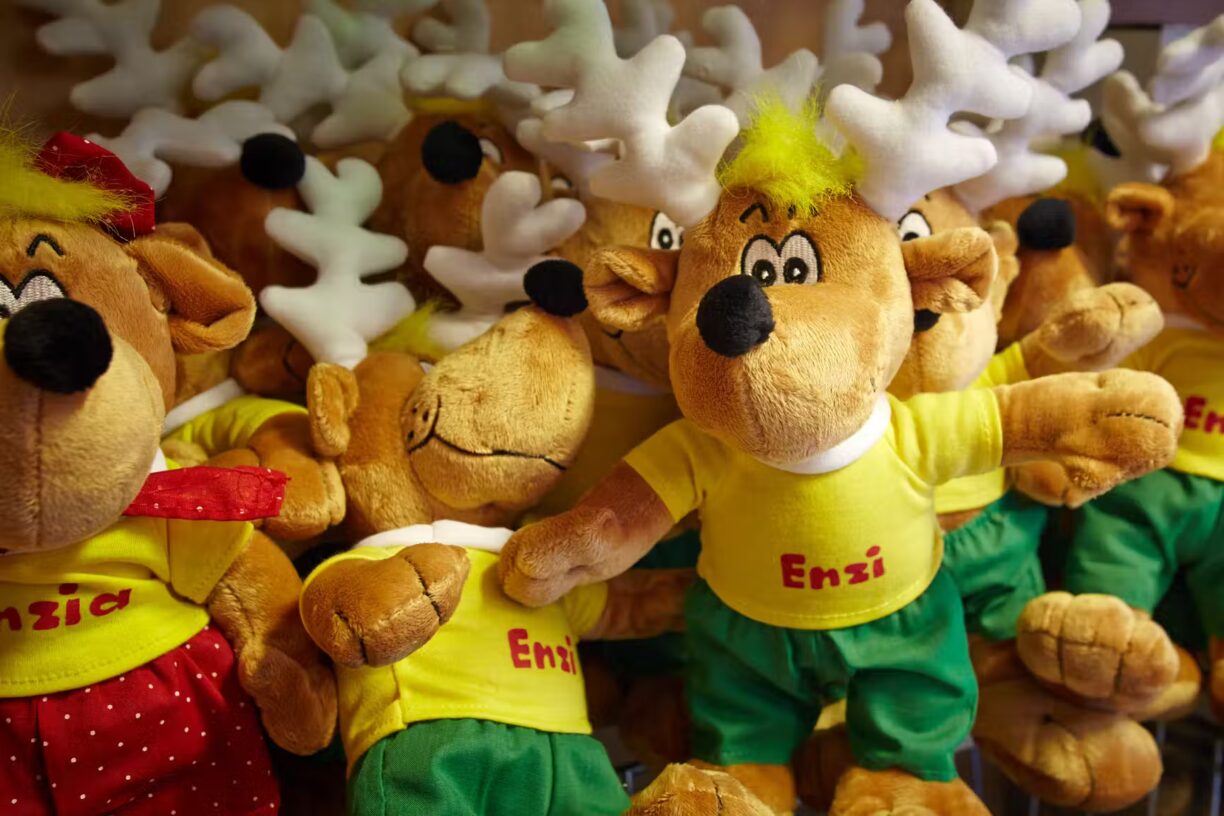 Family Resort Kleinenzhof Enzi und Enzia Puppenmaskottchen vom Kleinenzhof 1224x816