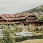 Ferienparadies Schwarzwaelder Hof Blick auf Standplaetze mit dem Haupthaus im Hintergrund 96239896 bc46 4017 9fd1 dd45b34e47a8 150x150