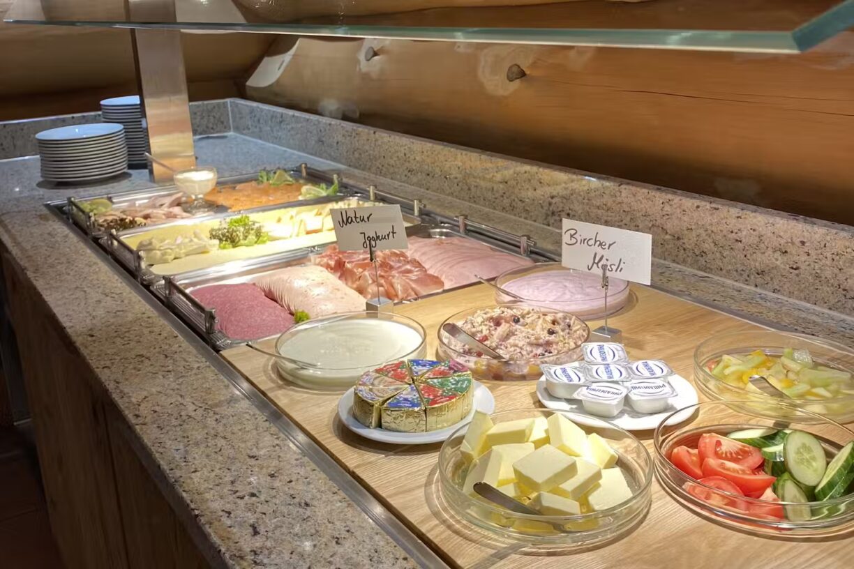 Ferienparadies Schwarzwaelder Hof Fruehstuecksbuffet 4a677a45 fb3d 41f9 87c6 5cbfc05c1225 1224x816