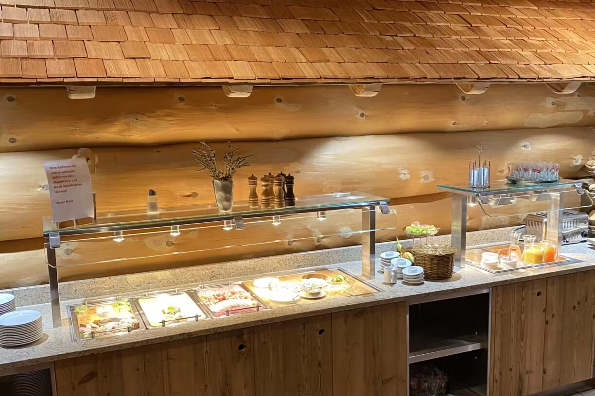 Ferienparadies Schwarzwaelder Hof Fruehstuecksbuffet mit reichlicher Auswahl 16983275 26d3 4497 b5ba 75def200b5ca 1224x816