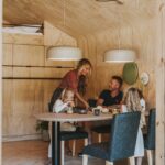 Ferienpark Beerze Bulten Familie beim gemeinsamen Fruehstuecken in ihrem Mobilheim dc81bc9c d073 4178 9154 cda6362fa342 150x150