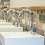 Harz Camp Goslar Sanitaergebaeude mit Waschbecken 150x150