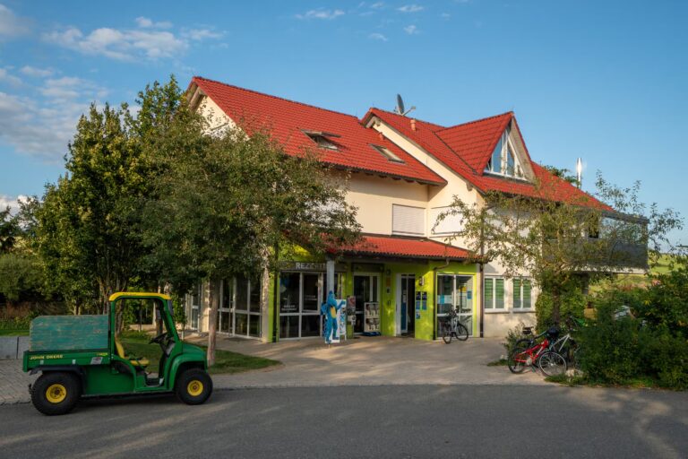 Hegi Familien Camping Rezeption 768x512