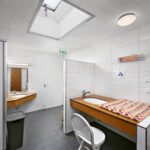 KNAUS Campingpark Walkenried Wickeltisch im Sanitaerbereich 82b37181 8def 49f3 94e4 a5b8ed41b1e1 150x150