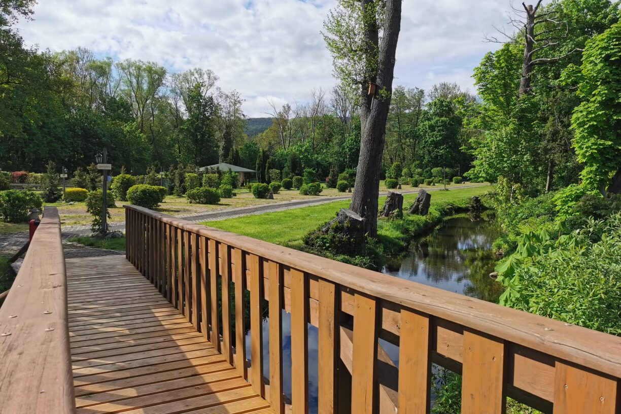 Klostercamping Thale Blick von der Bruecke zum Platz 7691b254 e6ed 4d19 ab23 434c6f3e1070 1224x816