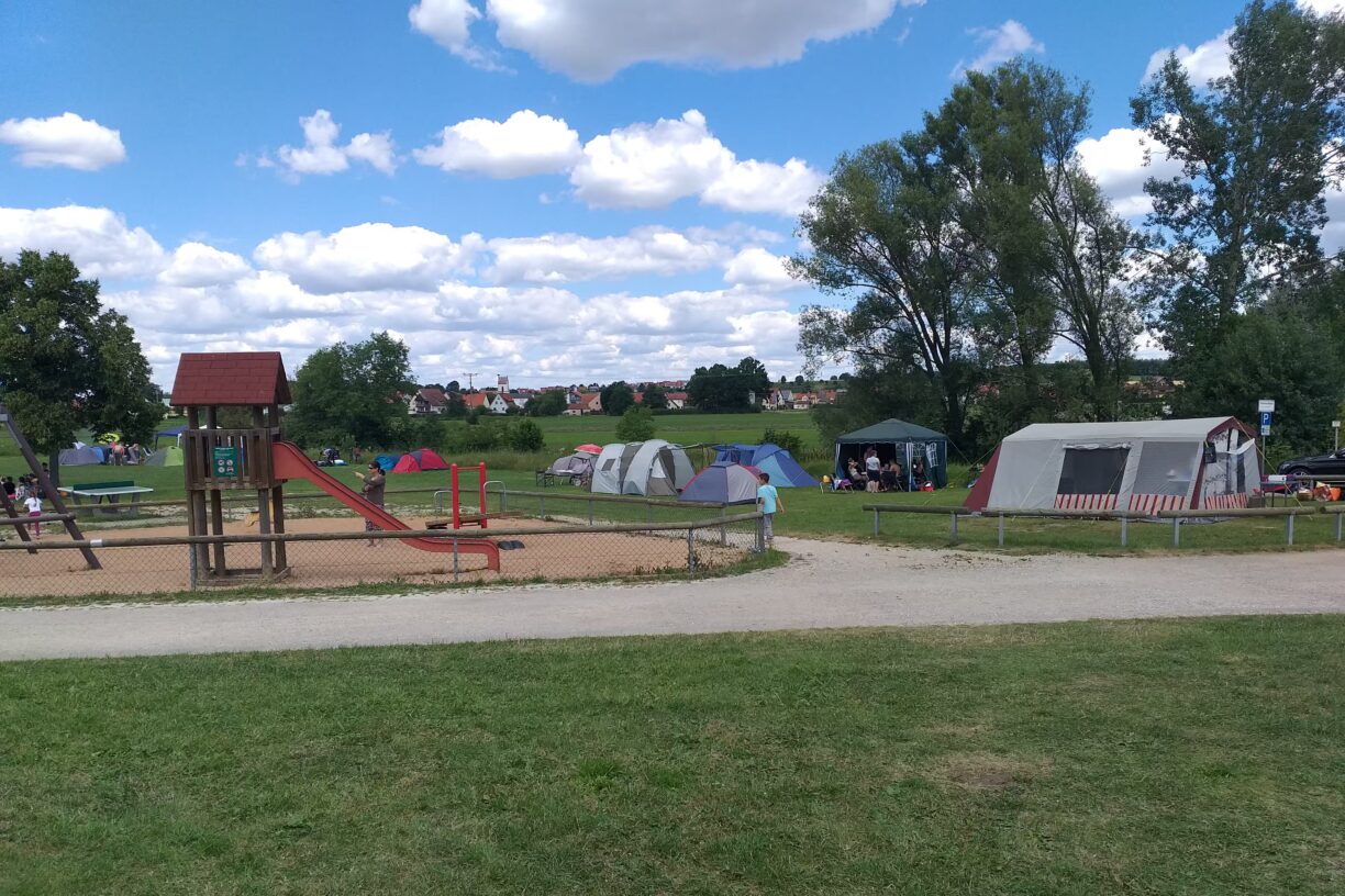 Kon Tiki Familienzeltplatz Muhr am See Zeltplaetze im Gruenen auf dem Campingplatz 1224x816