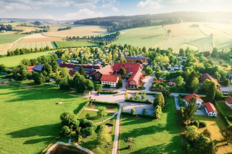 Kur Gutshof Camping Arterhof Campingplatz aus der Vogelperspektive 8fe4bb93 7c99 4cd3 ab8a c7796d344f09 768x512