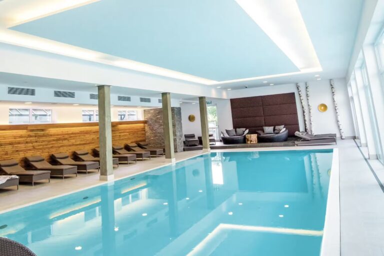 Kur und Feriencamping Max 1 Innenpool 01726901 ddd3 4d32 ad61 6646a6669074 768x512