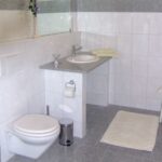 Kurcamping Harz Einzelbad mit Duschkabine im Sanitaergebaeude auf dem Campingplatz 150x150